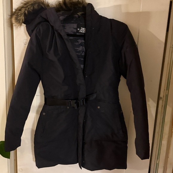 The North Face Jackets & Blazers - The North Face Women Black Goose Down Faux Fur Hood Puffer Parka Jacket
